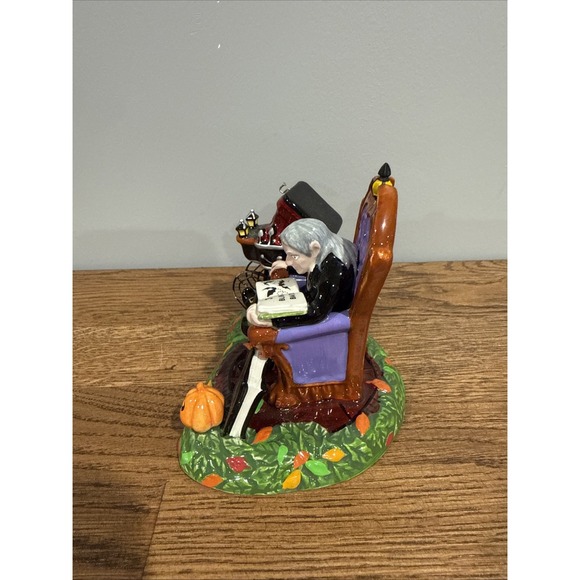 Department 56 Halloween Snow Village A Gravely Haunting 2006 - Picture 3 of 12